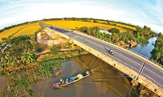 Đường mới từ Hậu Giang lên Cần Thơ. Ảnh: Duy Khương