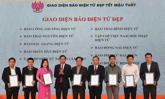 Báo Nhân Dân điện tử nhận giải Giao diện đẹp.