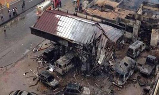 Hiện trường vụ đánh bom đẫm máu tại trạm xăng ở Iraq