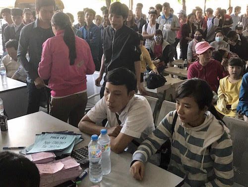 Trong khi nhiều nhà xe chưa mở bán vé xe Tết 2017 thì một số nhà xe đã thông báo “cháy” vé.