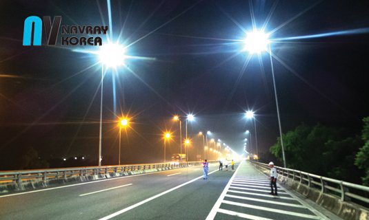 Đèn đường LED lắp đặt thử nghiệm tại nút giao Liêm Tuyền tuyến đường cao tốc Cầu Giẽ - Ninh Bình được công ty Navray Korea thi công