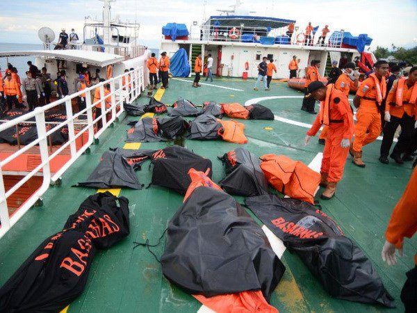 Những nạn nhân của vụ chìm phà hồi tháng 11/2015. (Nguồn: AFP)