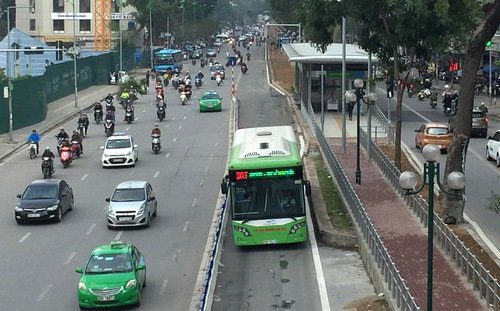 Sau một thời gian hoạt động, phương thức vận tải công cộng BRT đã bước đầu được người dân hưởng ứng, song cũng có không ít ý kiến trái chiều về loại hình vận tải này.