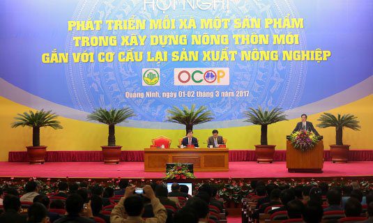 Bộ trưởng Bộ NN&PTNT Nguyễn Xuân Cường phát biểu khai mạc hội nghị. Ảnh: VGP/Xuân Tuyến