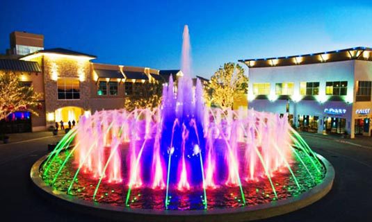 chieu-sang-dai-phun-nuoc