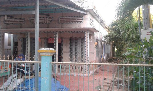 Một trong những ngôi nhà lâu năm của “hộ Nguyễn Văn Sơn”.