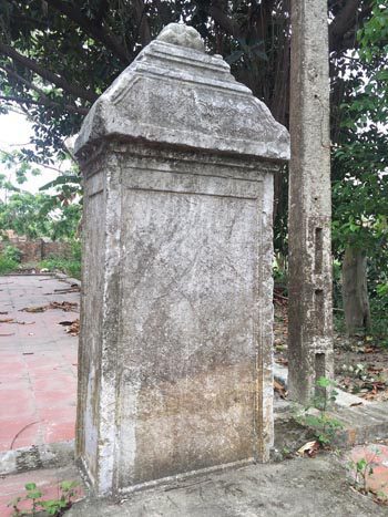 Bia đá tại Đình Tam Thôn