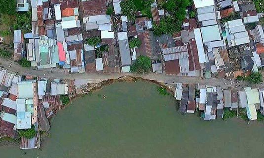 Sạt lở bờ sông ngày 22/4, nhấn chìm 14 căn nhà, phải di dời khẩn cấp 106 gia đình và 1 nhà máy ở tỉnh An Giang 