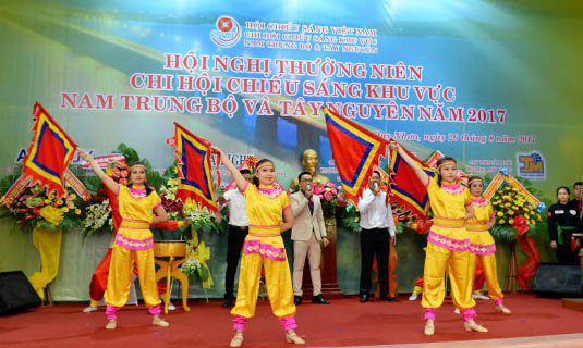 Văn nghệ chào mừng