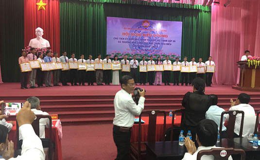 Các cá nhân tiêu biểu được tặng thưởng tại hội nghị biểu dương điển hình tiên tiến ngày 8/9.