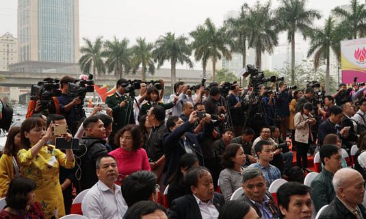 Các phóng viên tác nghiệp tại Hội báo Toàn quốc năm 2018.