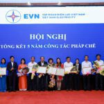Các phòng ban thực hiện công tác pháp chế được tập đoàn điện lực Việt Nam tặng bằng khen