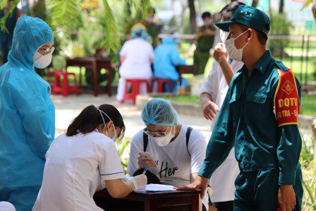 Xét nghiệm kiểm tra Covid-19.