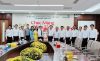 Đồng chí Đỗ Thanh Bình, Ủy viên BCH TW Đảng, Bí thư Thành ủy Cần Thơ gửi quà mừng năm mới đến Vietcombank Chi nhánh Cần Thơ
