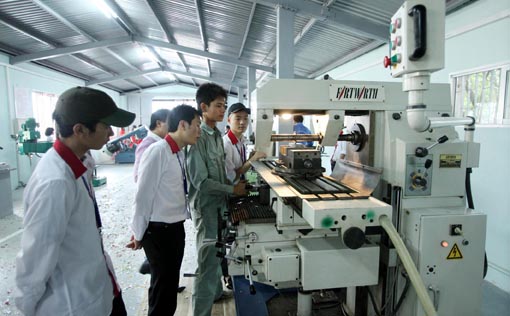 Tổ chức, cá nhân có nhu cầu vay vốn từ nguồn vốn quỹ phát triển khoa học và công nghệ quốc gia để thực hiện nhiệm vụ khoa học, công nghệ thì phải tuân thủ các quy định tại Thông tư 14/2016/TT-BKHCN, có hiệu lực từ 1/11/2016.