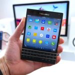 co-nen-mua-blackberry-passport-xach-tay-gia-re-01