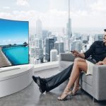 mua-tv-man-hinh-cong-nen-hay-khong-nen