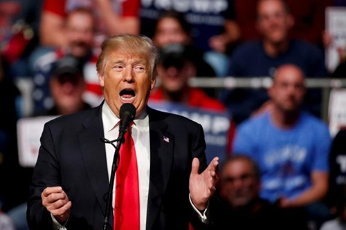 Tổng thống Trump chỉ trích hiệp định TPP và khẳng định sẽ rút khỏi TPP nếu trở thành tổng thống trong suốt quá trình tranh cử.