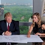 nhan-vien-nu-boi-hoi-ke-ve-sep-trump1