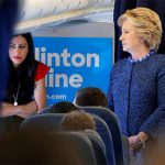 qua-bom-bat-ngo-thang-10-co-giup-donald-trump-ha-ba-clinton3