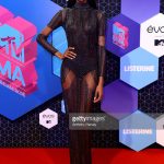 tham-ema-2016-martin-garrix-xuat-hien-cuc-dien-trai-cung-dan-sao-gioi-13