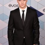 tham-ema-2016-martin-garrix-xuat-hien-cuc-dien-trai-cung-dan-sao-gioi