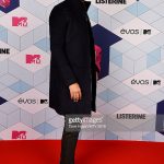 tham-ema-2016-martin-garrix-xuat-hien-cuc-dien-trai-cung-dan-sao-gioi-16