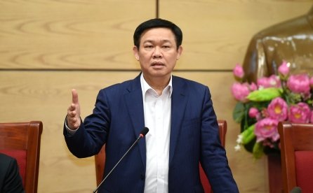 Phó Thủ tướng yêu cầu các bộ, ngành, đơn vị liên quan sớm hoàn thiện phương án xử lý các doanh nghiệp, dự án, nhà máy yếu kém. Ảnh: VGP/Quang Hiếu