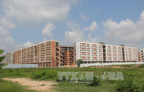 Hàng nghìn căn nhà giá rẻ đang tiếp tục được xây dựng tại phường Định Hòa, TP Thủ Dầu Một, Bình Dương. Ảnh: Dương Chí Tưởng/TTXVN