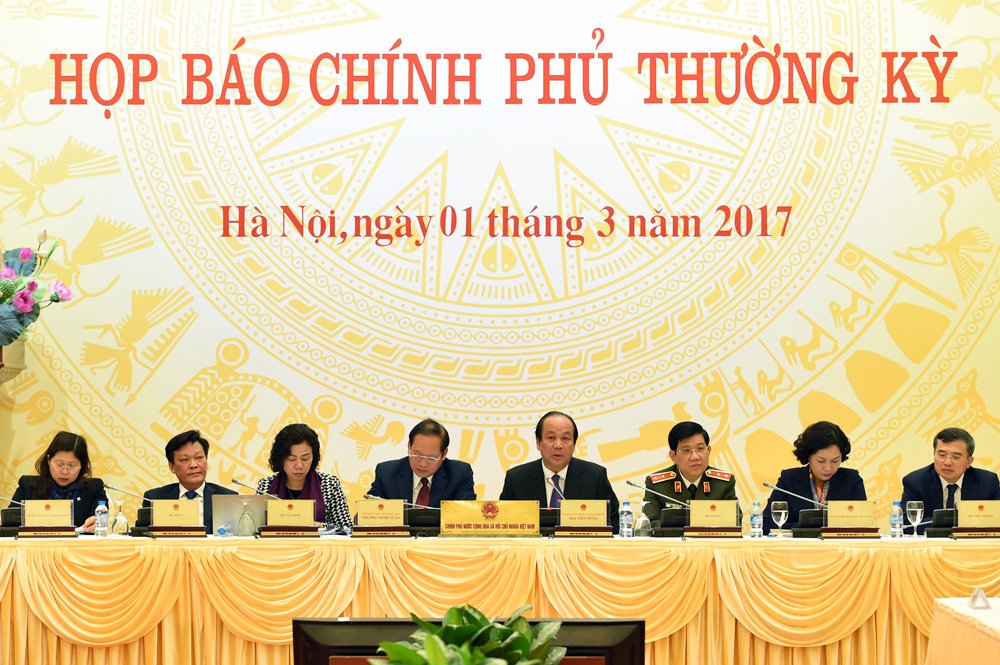 Các đồng chí lãnh đạo các bộ, ngành chủ trì phiên họp báo Chính phủ thường kỳ tháng 2/2017. Ảnh: PV.