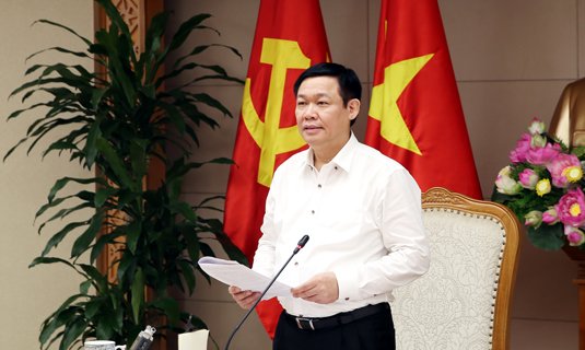 Phó Thủ tướng Vương Đình Huệ phát biểu chỉ đạo tại cuộc họp.