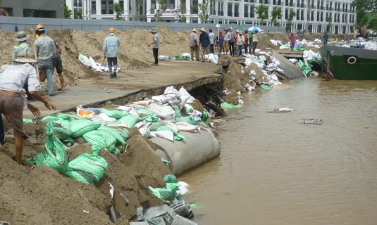 Sạt lở bờ sông ở trung tâm thành phố Cần Thơ