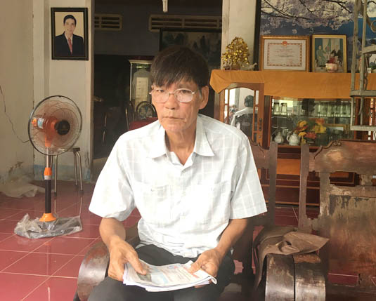 Ông Huỳnh Hiếu Bi với đơn kêu oan