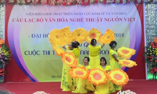 (Tiết mục văn nghệ chi hội Hà Thành)