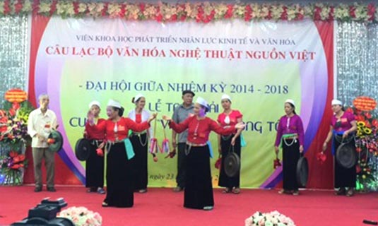 (Tiết mục văn nghệ chi nhánh tỉnh Hòa Bình)
