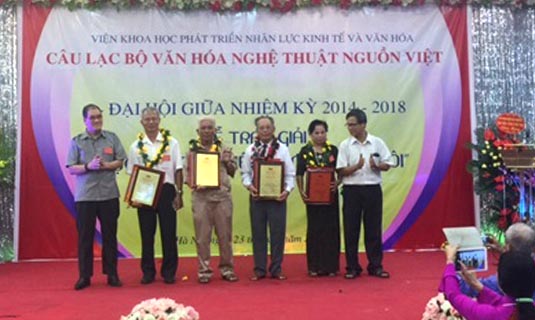 (Tác giả nhận giải 2 cuộc thi)
