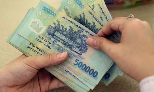 Với chính sách mới về tiền lương, mức lương tối thiểu vùng mới cao hơn mức lương cũ khoảng 180.000 - 230.000 đồng/tháng.
