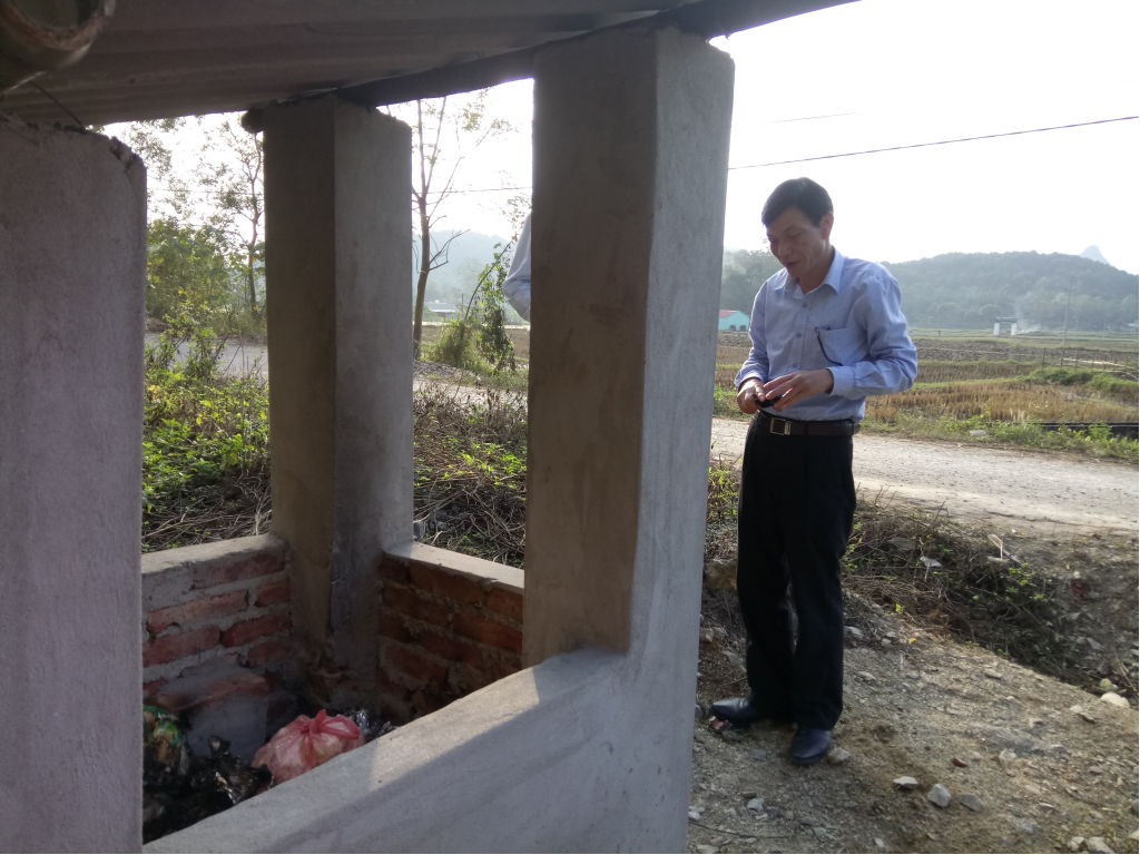 Lò đốt rác cấp thôn được phân công cụ thể tới từng nhóm hộ