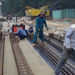 Công Nhân đang Thi Công Kè Biển Liên Chiểu
