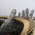 Cầu Vàng Một Biểu Tượng Bà Nà Quyến Rũ Du Khách.