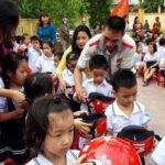 Cô Giáo Hướng Dẫn đội MBH Cho Học Sinh