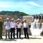 Ban Chỉ Huy PCTT&TKCN Huyện Nam Giang Và Công Ty Kiểm Tra Đập Tràn Nhà Máy Thuỷ điện Sông Bung 4 đảm Bảo An Toàn Khi Vận Hành Xả Tràn điều Tiết Hồ Chứa, Trong Mùa Mưa Lũ Năm 2020