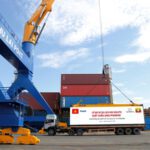 2. Container Xe Kia Soluto được đưa Lên Tàu Chuẩn Bị Xuất Khẩu Sang Myanmar