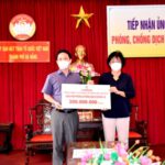 Bà Đặng Thị Kim Liên Chủ Tịch UBMTTQ Việt Nam TP Đà Nẵng Tiếp Nhận Quà Của Doạnh Nhiệp