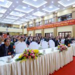 Các đại biểu biểu quyết thống nhất báo cáo kết quả kiểm tra tư cách đại biểu