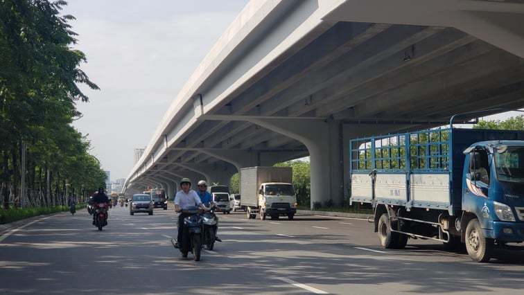 Đoạn tuyến cầu cạn Mai Dịch - Nam Thăng Long dài hơn 5,3 km sẽ có 3 đường nhánh lên xuống đặt tại 3 vị trí nút giao thông có lưu lượng phương tiện cao