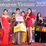 CS Hạ Vân-MC và Hoàng Vân trao giải Dạ hội
