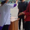 Hành khách đều phải kiểm tra thân nhiệt khi vào Bến xe