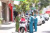 Vừa kiểm tra vừa hướng dẫn không để ùn tắc giao thông