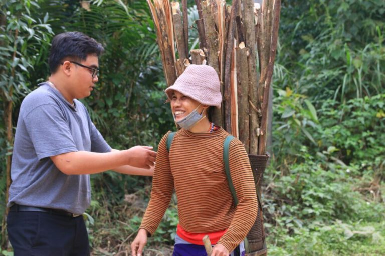 Ký sự Đông Giang: Cuộc trò chuyện bên lề (Bài 2)